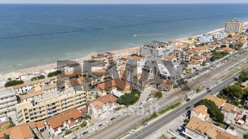 Appartamento in Via Foglia 4 — foto 3 di 41