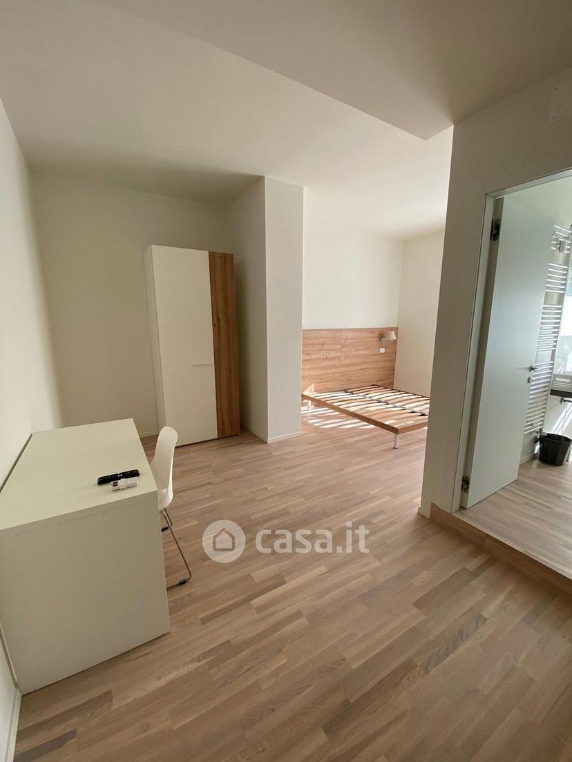 Stanza in Viale Giosuè Carducci 6 — foto 2 di 14