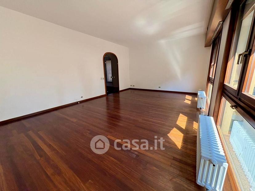 Villa in Via Vittorio Alfieri 2 — foto 66 di 78