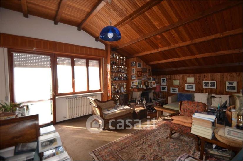 Villa in Via L. Sturzo 4