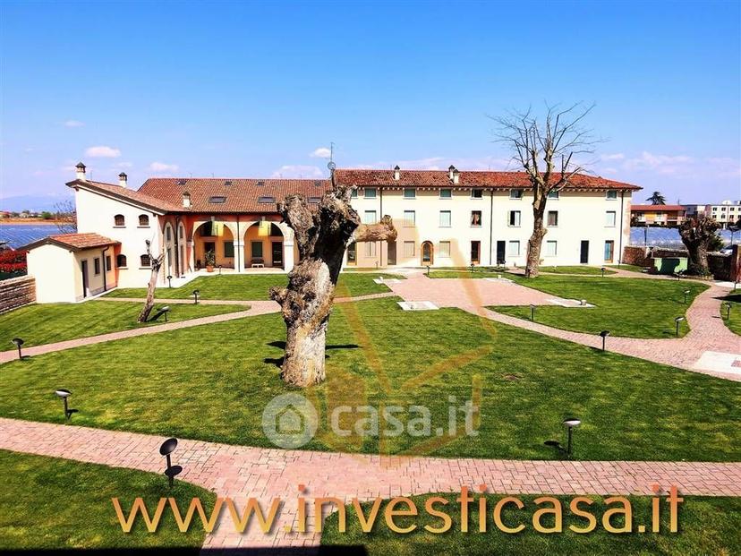 Trilocale in Via Verona 55 — foto 4 di 8