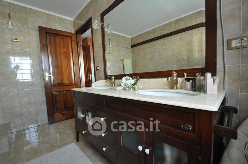 Villa in Via Leonardo da Vinci 35 — foto 18 di 42