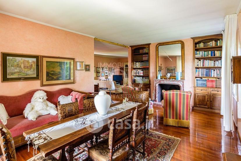 Villa in Via U. Foscolo 16 — foto 5 di 31