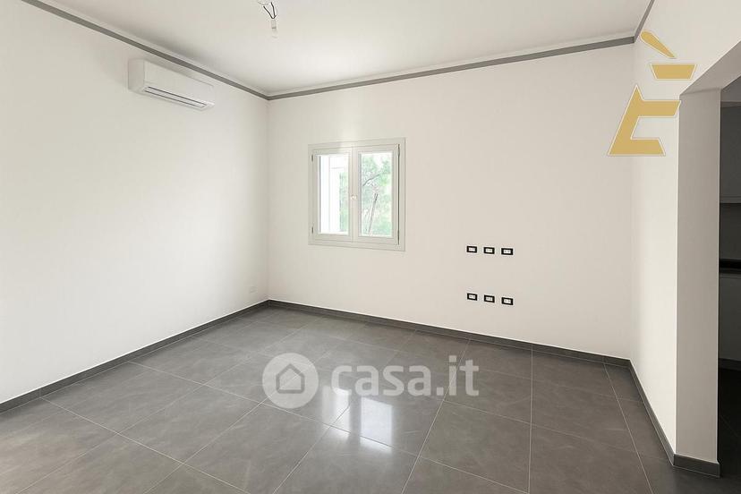 Quadrilocale in Via Cipro 34 — foto 9 di 13