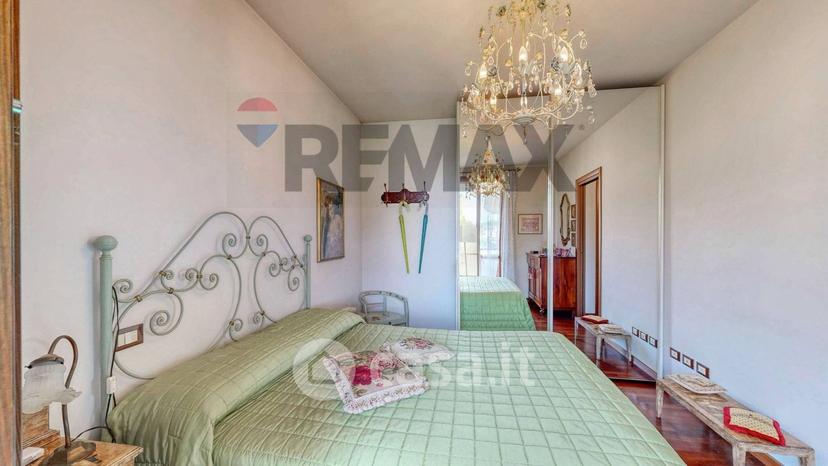Villa in Via Fratelli Rosselli — foto 31 di 74