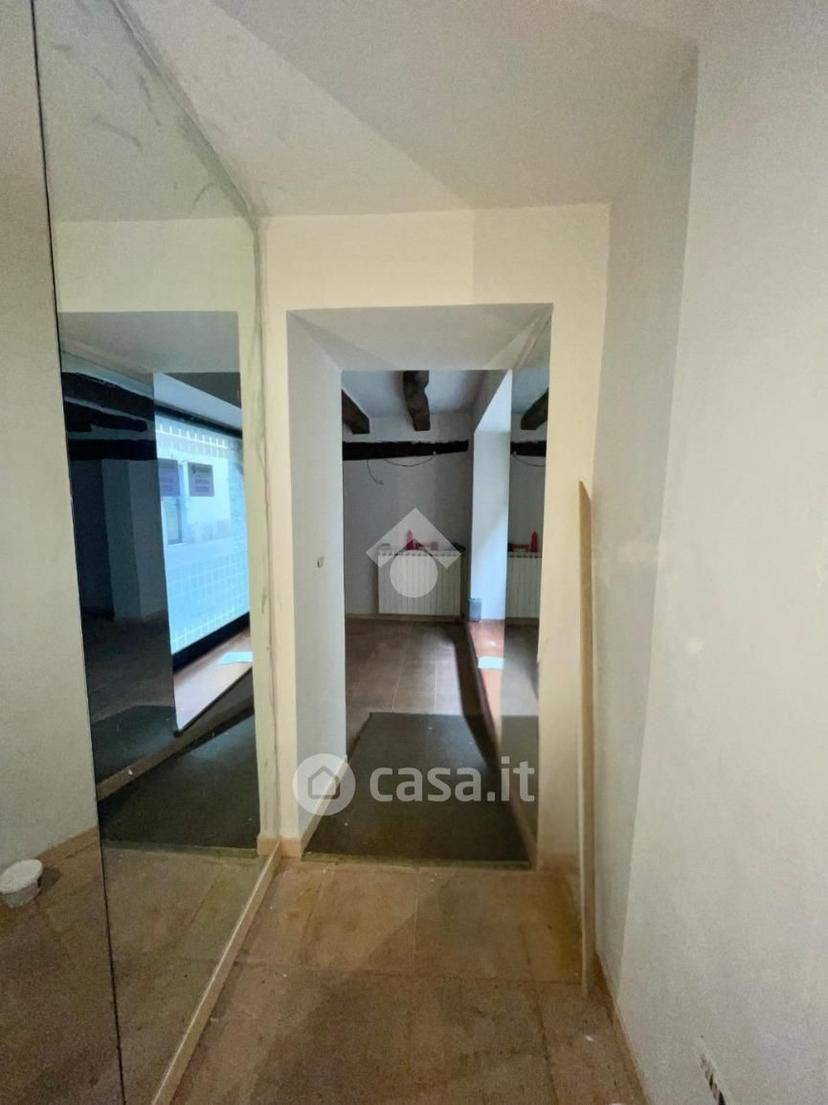 Trilocale in Via Valenzasca 4