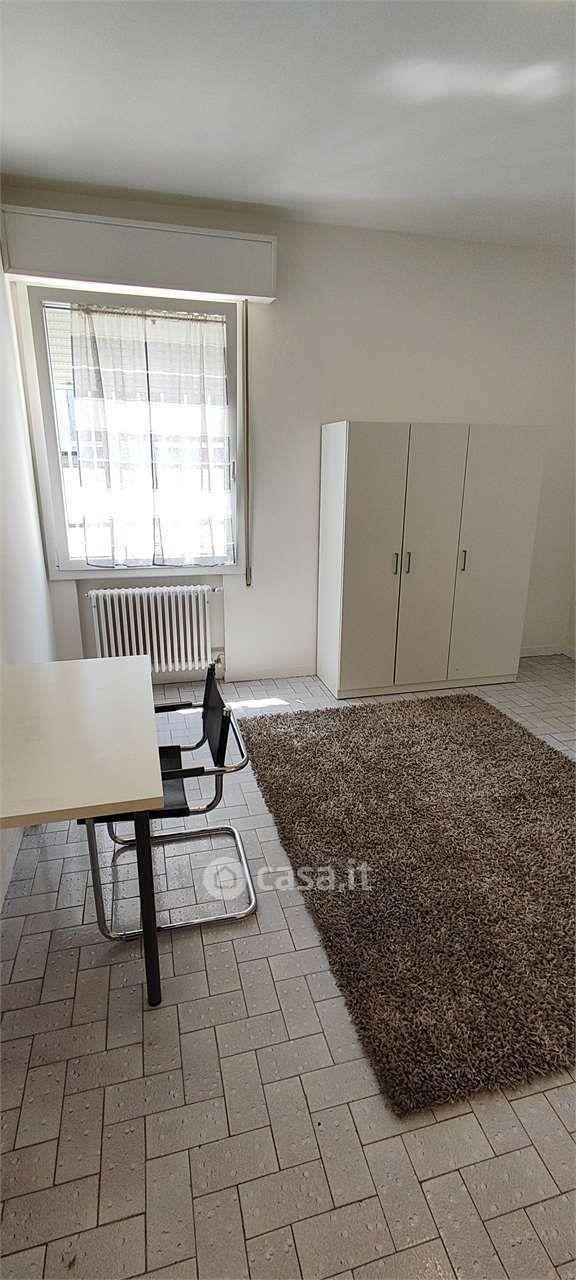 Stanza in Viale Po 3 — foto 7 di 10
