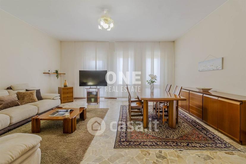 Trilocale in Via Grazia Deledda 23 — foto 13 di 41
