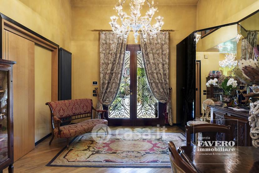 Villa in Piazza G. Marconi 28 — foto 48 di 54