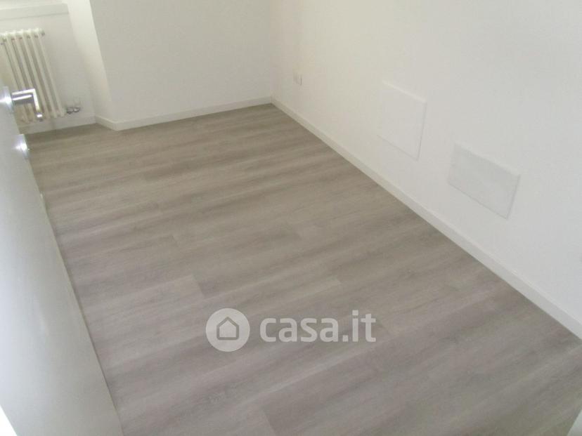 Trilocale in Via Monte Nero 26 — foto 9 di 29