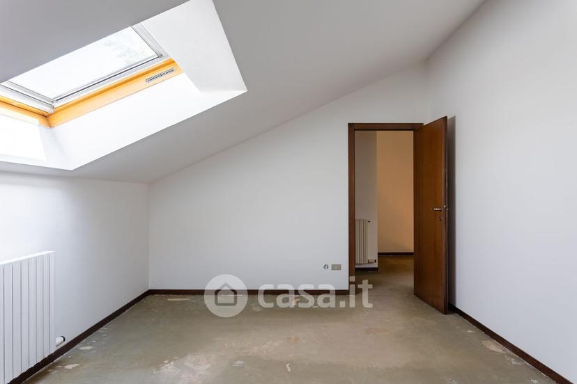 Trilocale in Via Ugo Foscolo 12 — foto 41 di 41