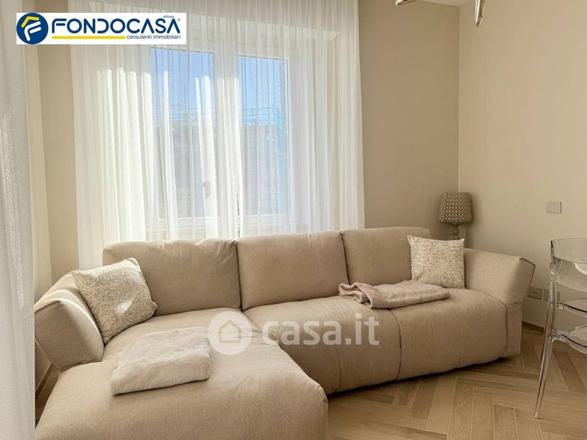 Quadrilocale in Via dei Conradi 6 — foto 3 di 30