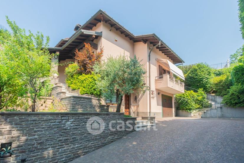 Villa in Via Gianni Rodari 69 — foto 15 di 73