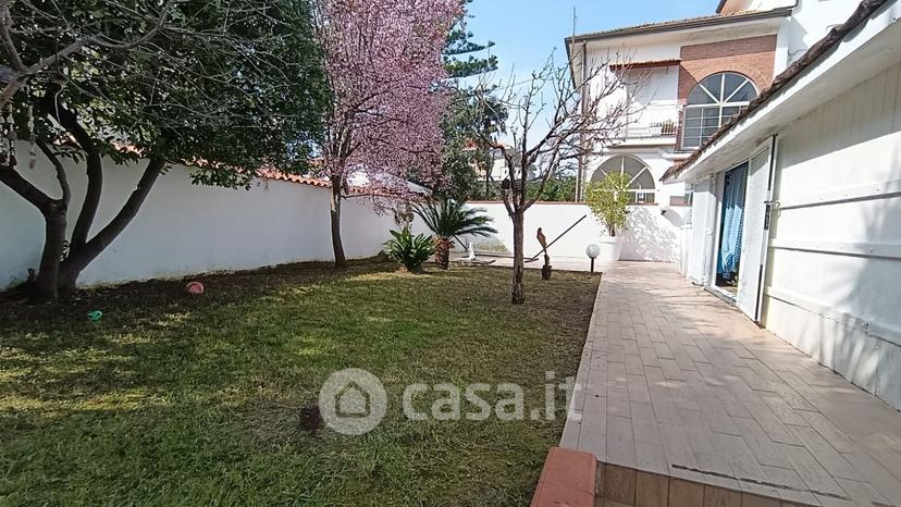Villa in Via Guglielmo Capolino 21 — foto 2 di 22