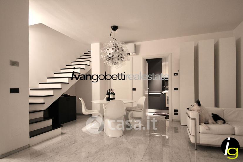Villa in Via Martiri della Libertà 8 — foto 28 di 72