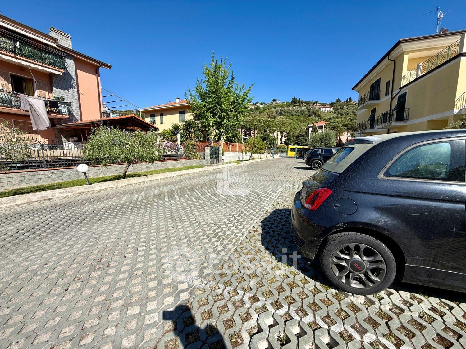Quadrilocale in Via Pasteur 185