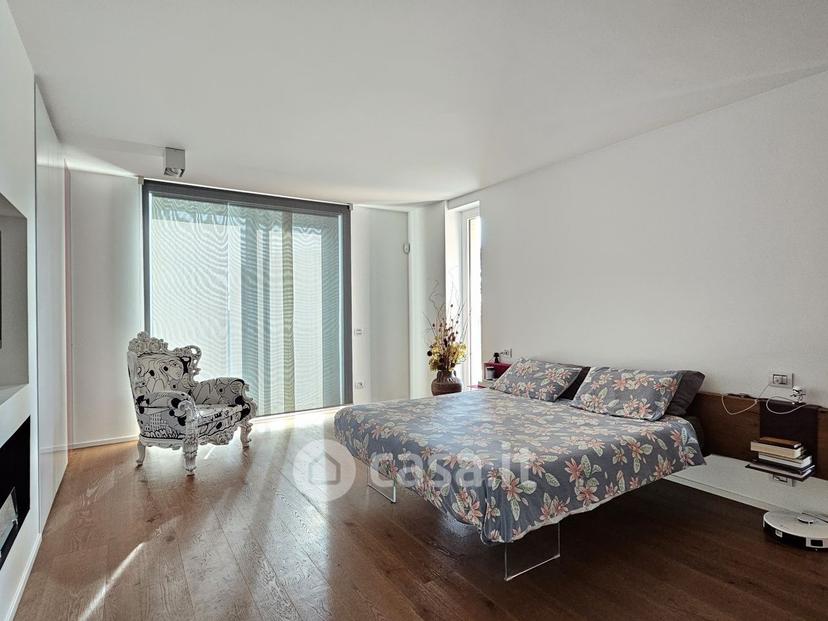 Villa in Via Monte Nero 15 — foto 32 di 35
