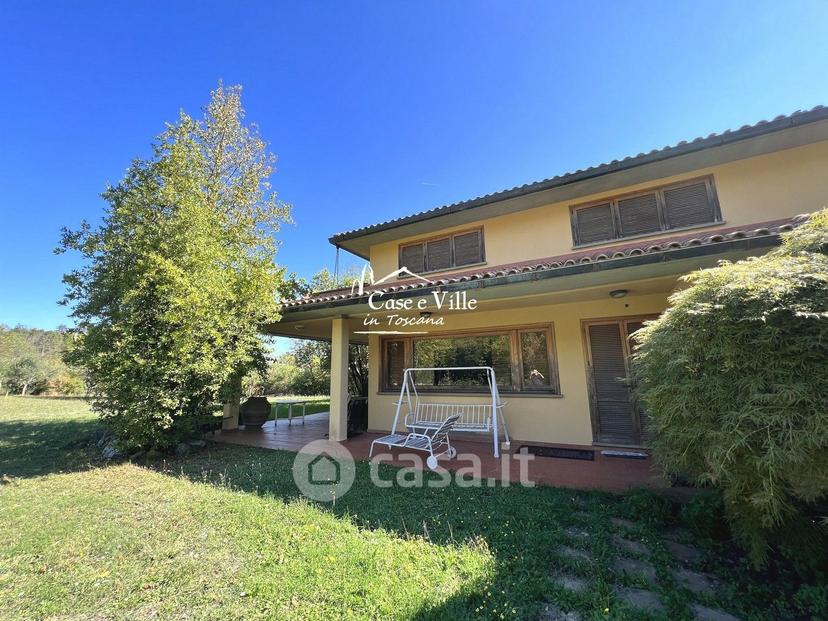 Villa in Via delle Magnolie 7