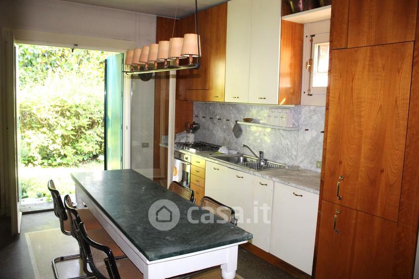 Villa in Via Rossini Gioacchino 14 — foto 27 di 35