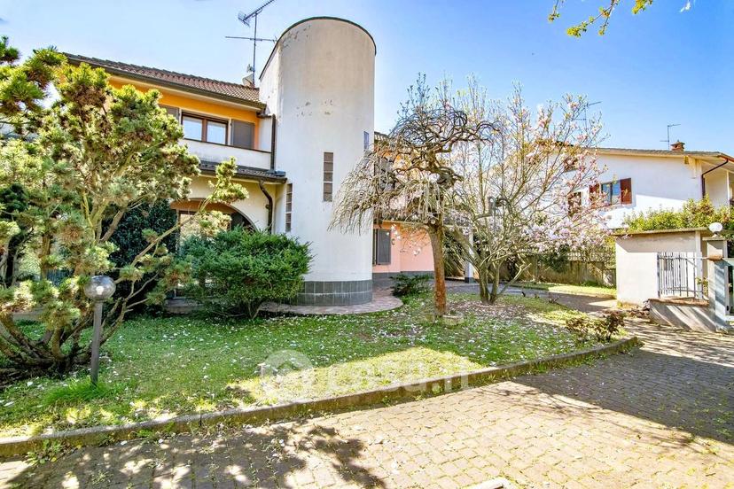 Villa in Via Fratelli Vigorelli — foto 47 di 54