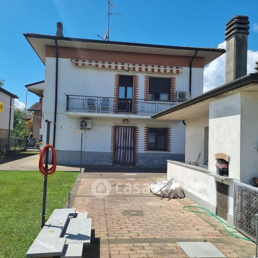 Villa in Via Ugo Foscolo 28 — foto 41 di 43