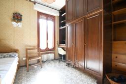 Villa in Via Molaria 11