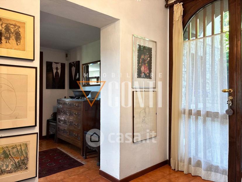 Villa in Via D. Bernacchi — foto 3 di 35