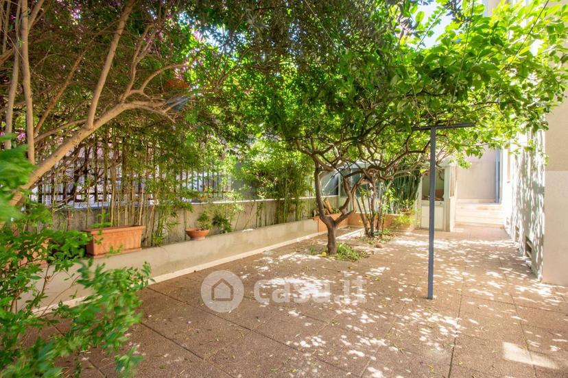Villa in Via Bartolomeo Colleoni 10 — foto 24 di 46