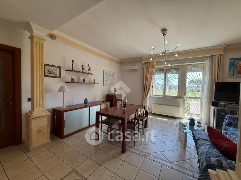 Trilocale in Via Cabourg 10 — foto 19 di 24