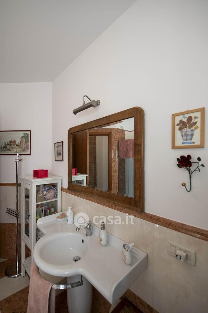 Villa in Via G. Brodolini 49 — foto 8 di 52