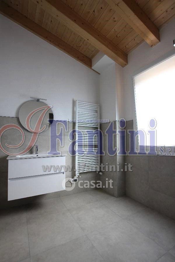 Trilocale in Via Ugo Bassi 62 — foto 9 di 21