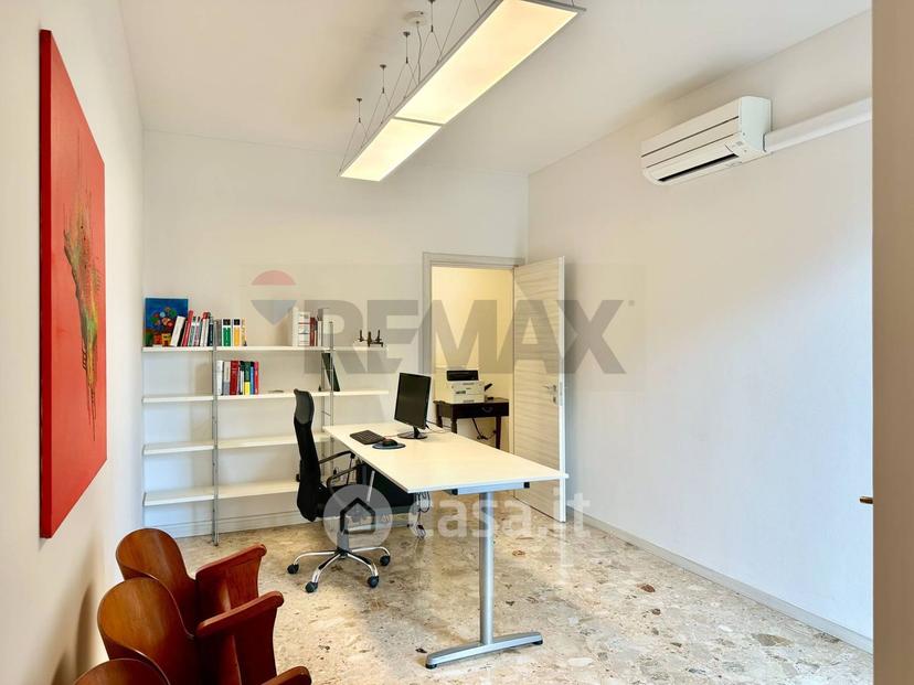 Appartamento in Via F. Corridoni 42 — foto 3 di 44