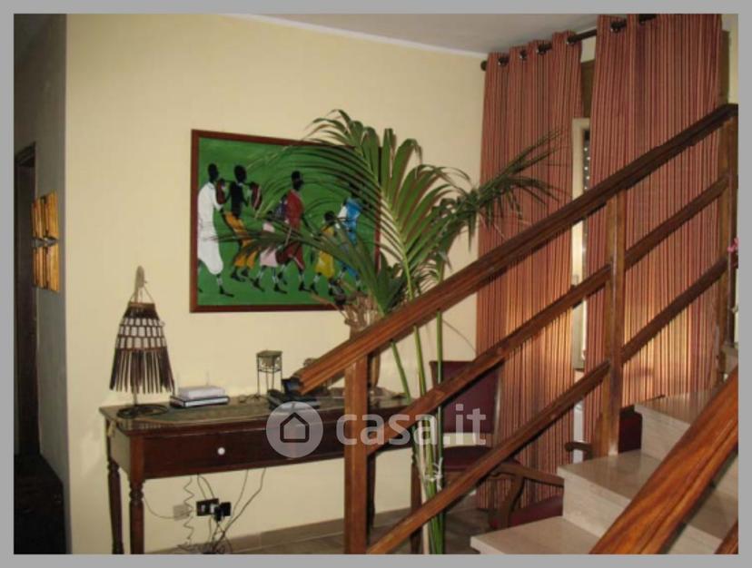 Villa in Viale Regina Margherita — foto 12 di 32