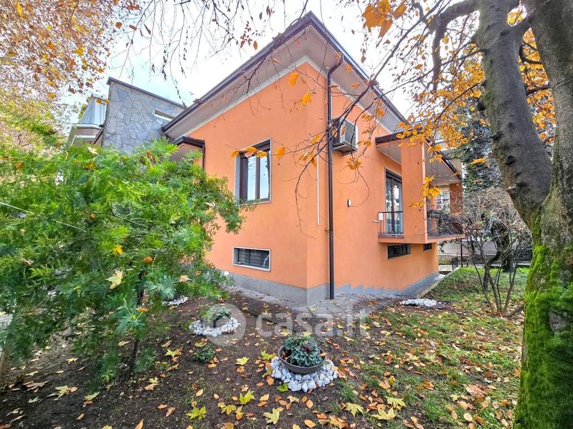 Villa in Viale Ugo Foscolo 46 — foto 28 di 70