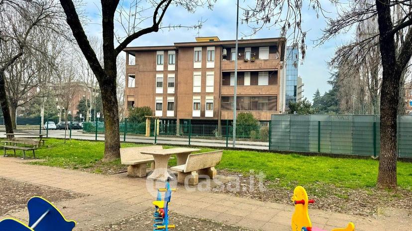 Trilocale in Via Luca della Robbia 1 — foto 2 di 29