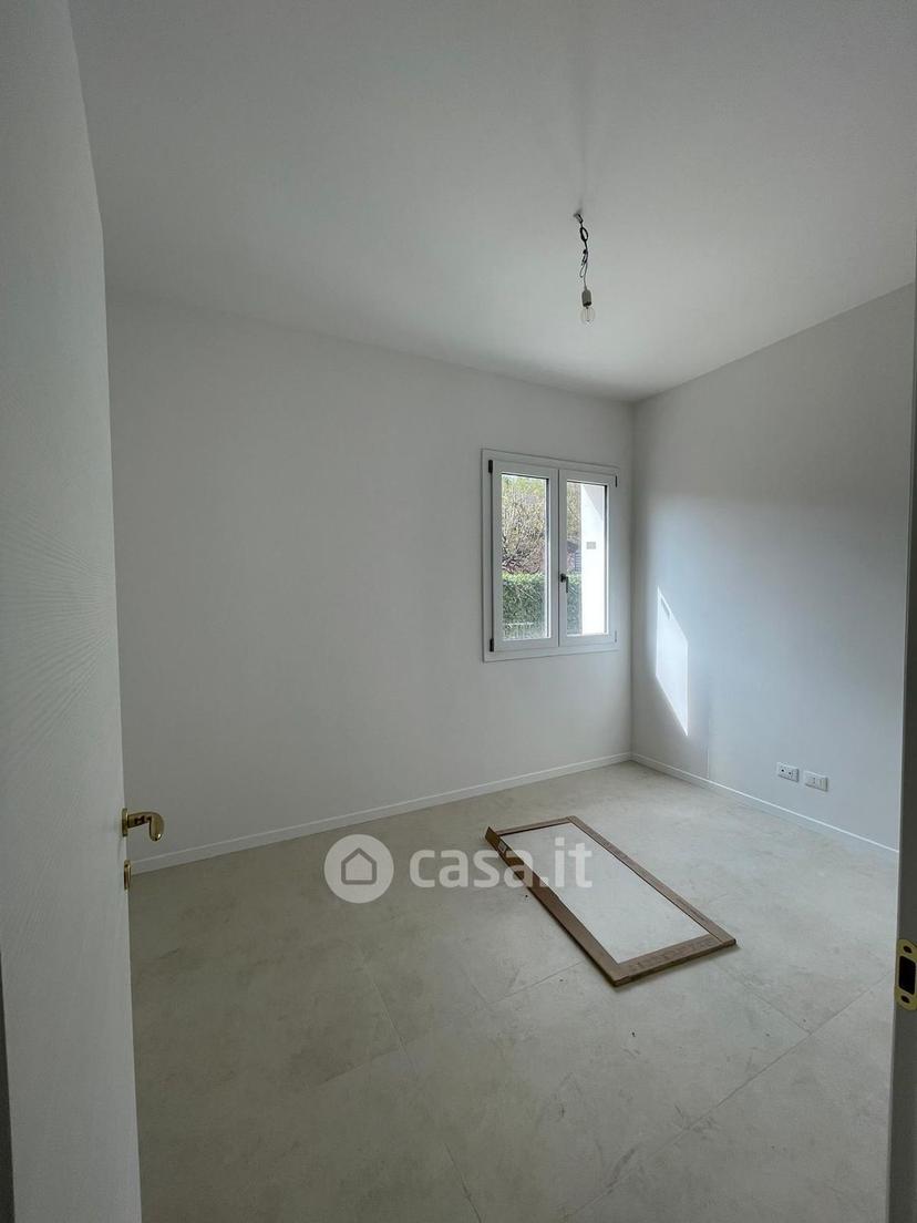 Quadrilocale in Via della Libertà 4 — foto 3 di 27