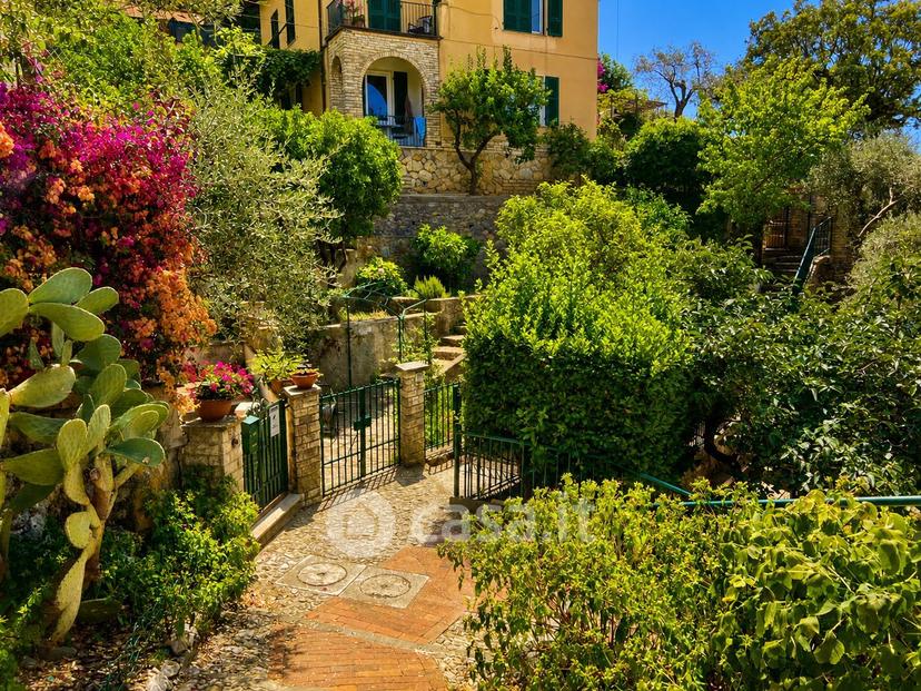 Villa in Via Giacomo Matteotti 13 — foto 7 di 45