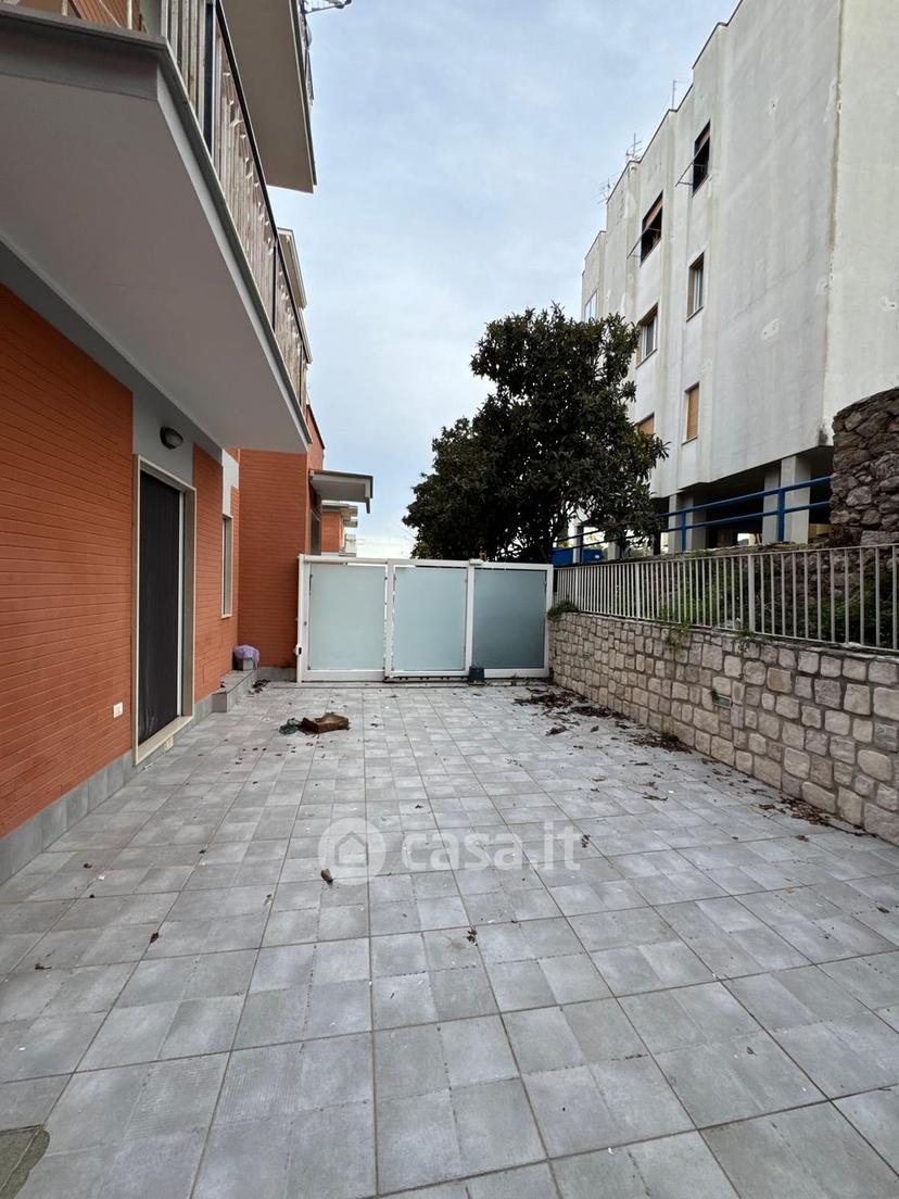 Quadrilocale in Via Europa — foto 9 di 23