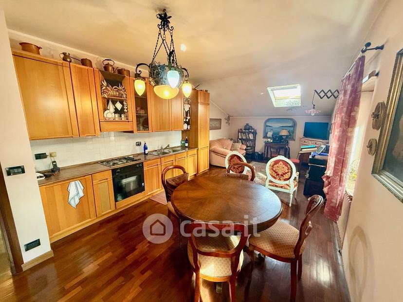 Villa in Via Giuseppe Parini 5 — foto 4 di 86