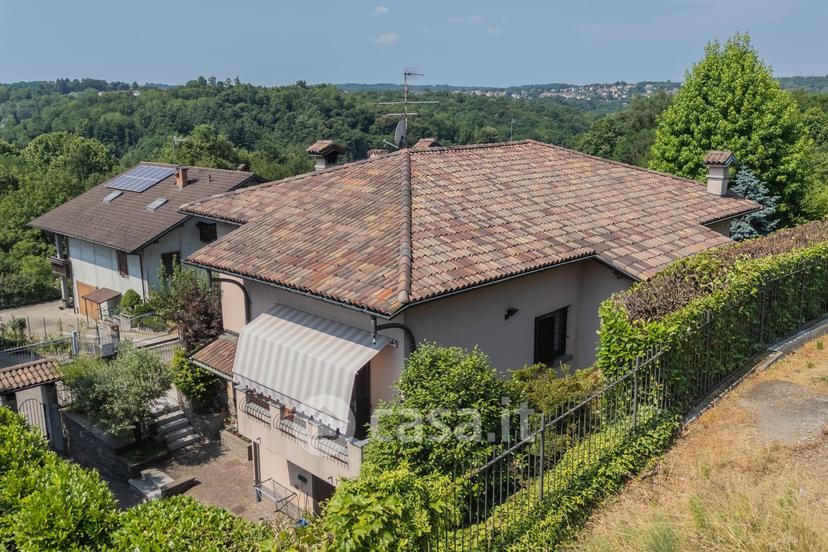Villa in Via Gianni Rodari 69 — foto 17 di 73