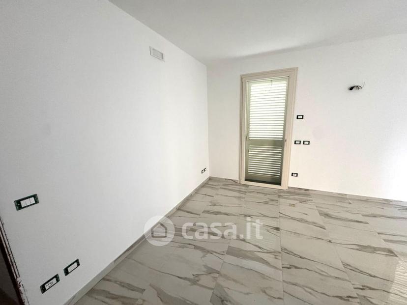 Appartamento in Via Tito Strocchi — foto 4 di 20
