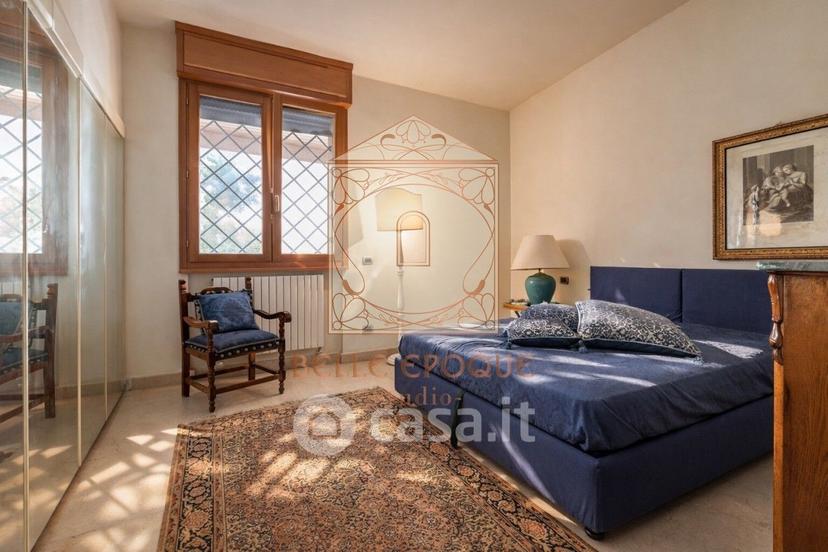 Villa in Via Lorenzo dei Medici 60 — foto 26 di 33