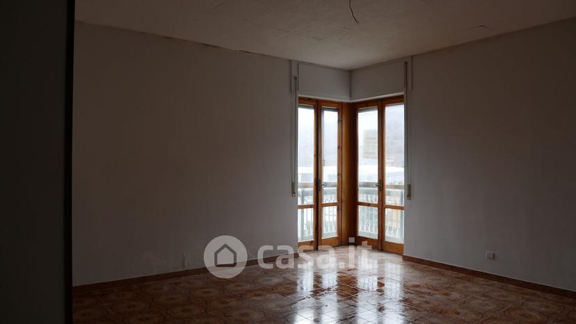 Trilocale in Via Taverna Campanile 70 — foto 37 di 38