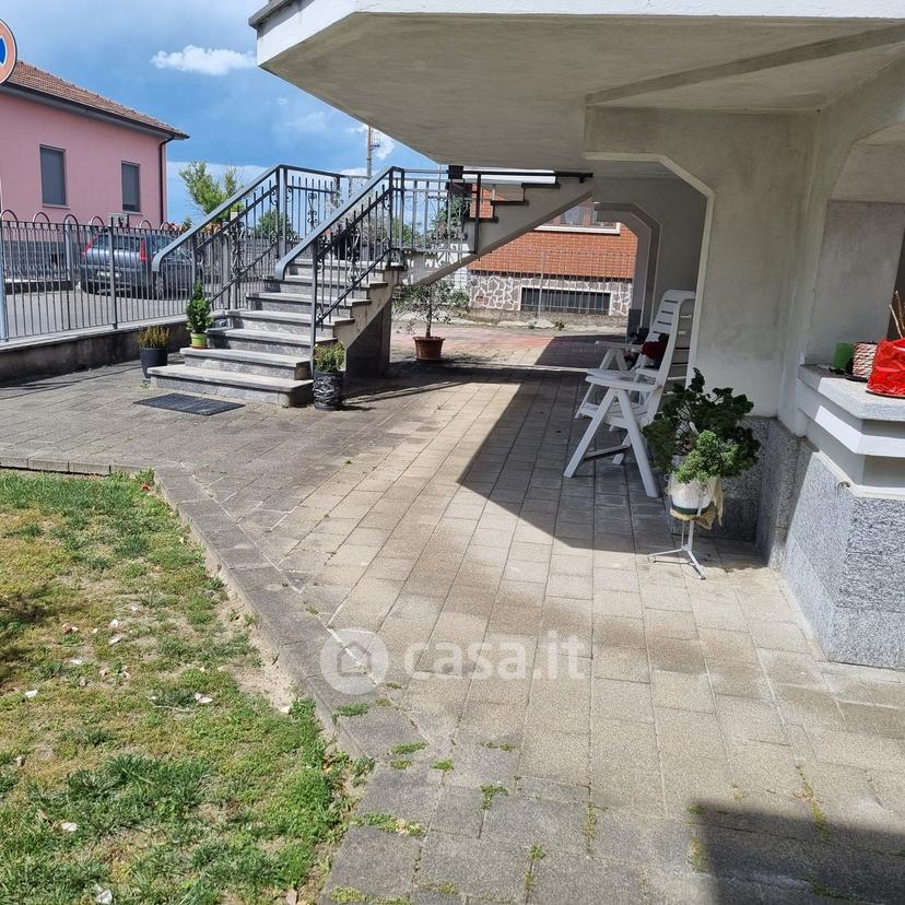 Villa in Via Ugo Foscolo 28 — foto 30 di 43