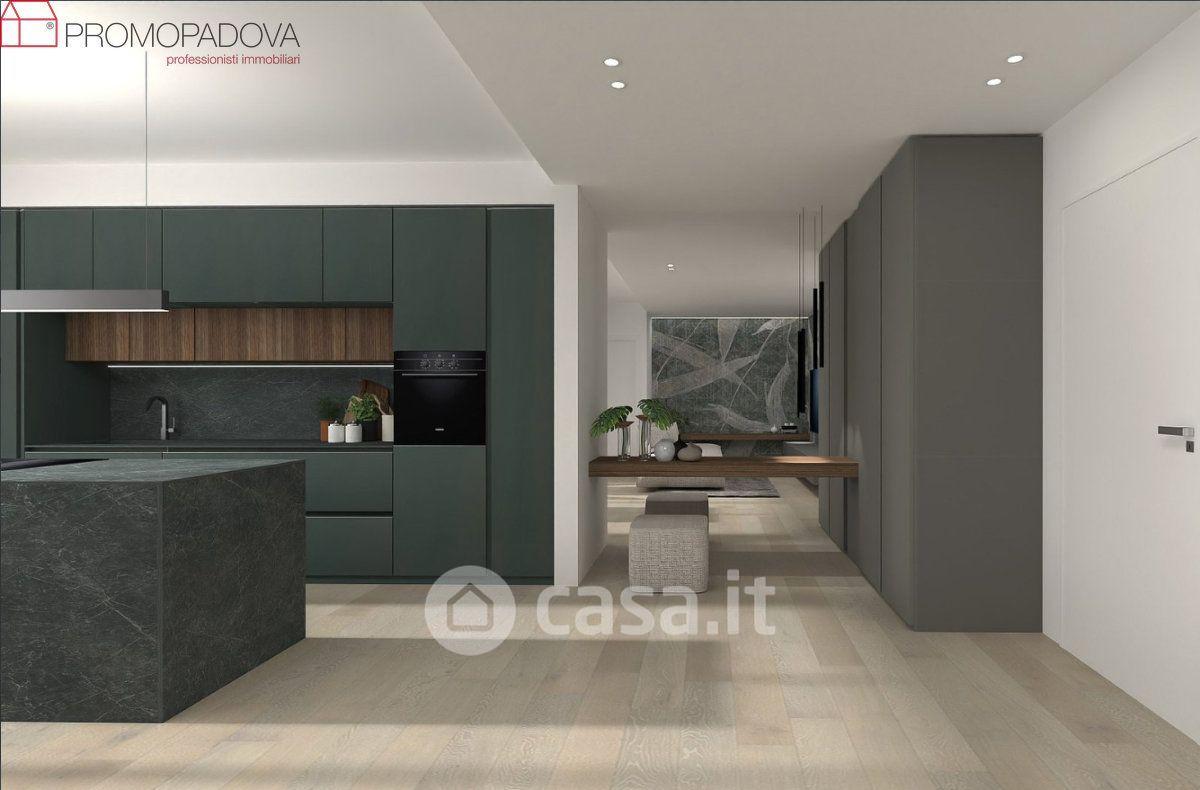 Trilocale in Via Leone Marzolla