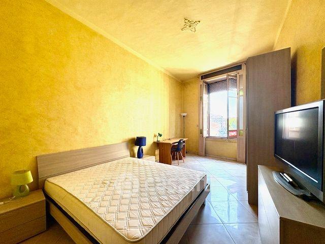 Stanza in Largo San Martino 2 — foto 9 di 35