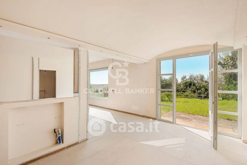 Villa in Via Volturno — foto 10 di 23