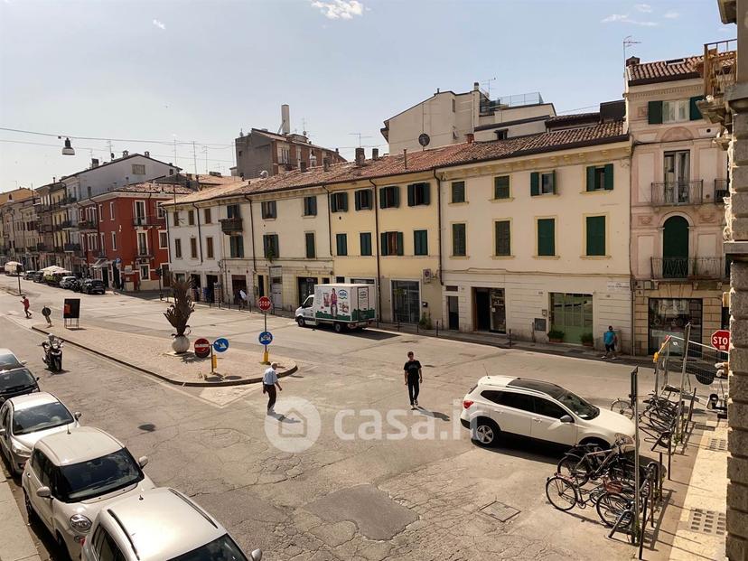 Trilocale in Via S. Nazaro 69 — foto 12 di 33