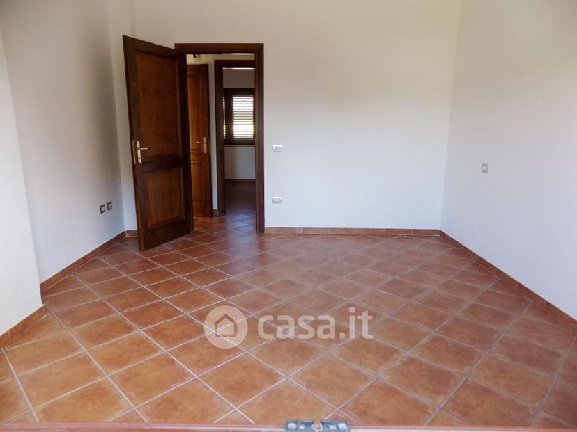 Trilocale in Via Lombardia — foto 15 di 22