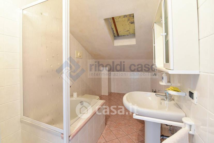 Villa in Via Lombardia — foto 20 di 36